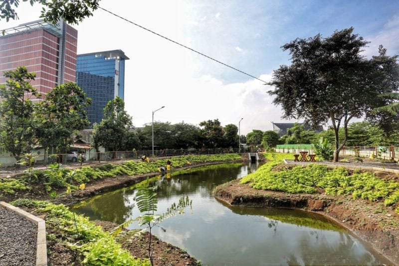 Sistem Drainase Berbasis Alam (Nature-Based Solutions) untuk Adaptasi Perubahan Iklim